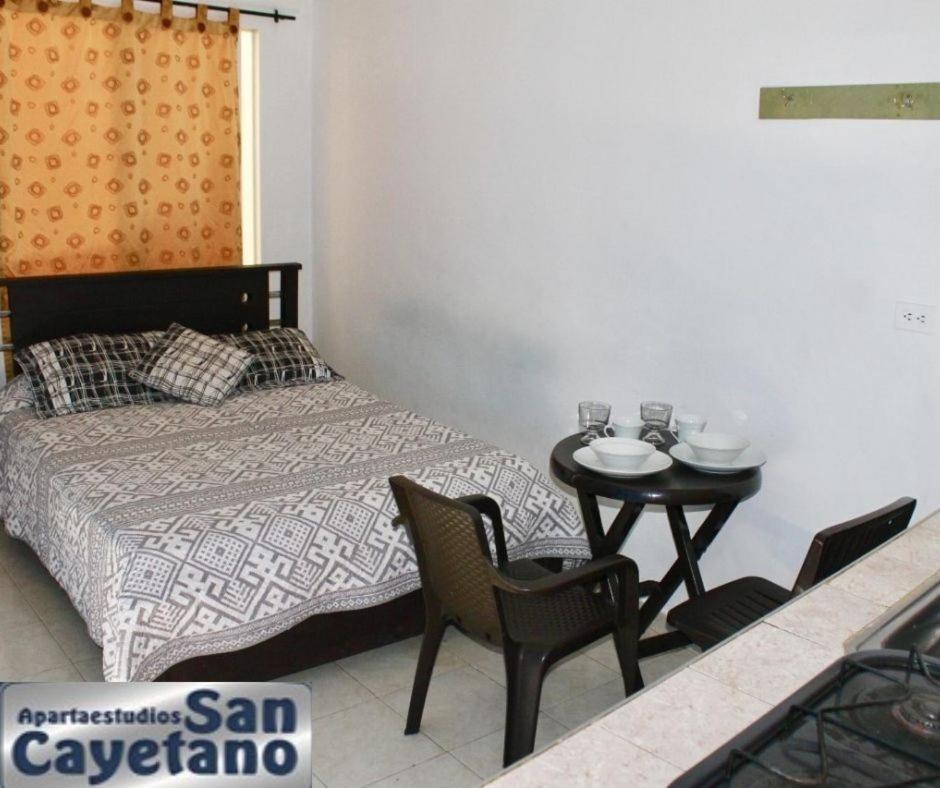 Apartaestudios San Cayetano Кали Экстерьер фото